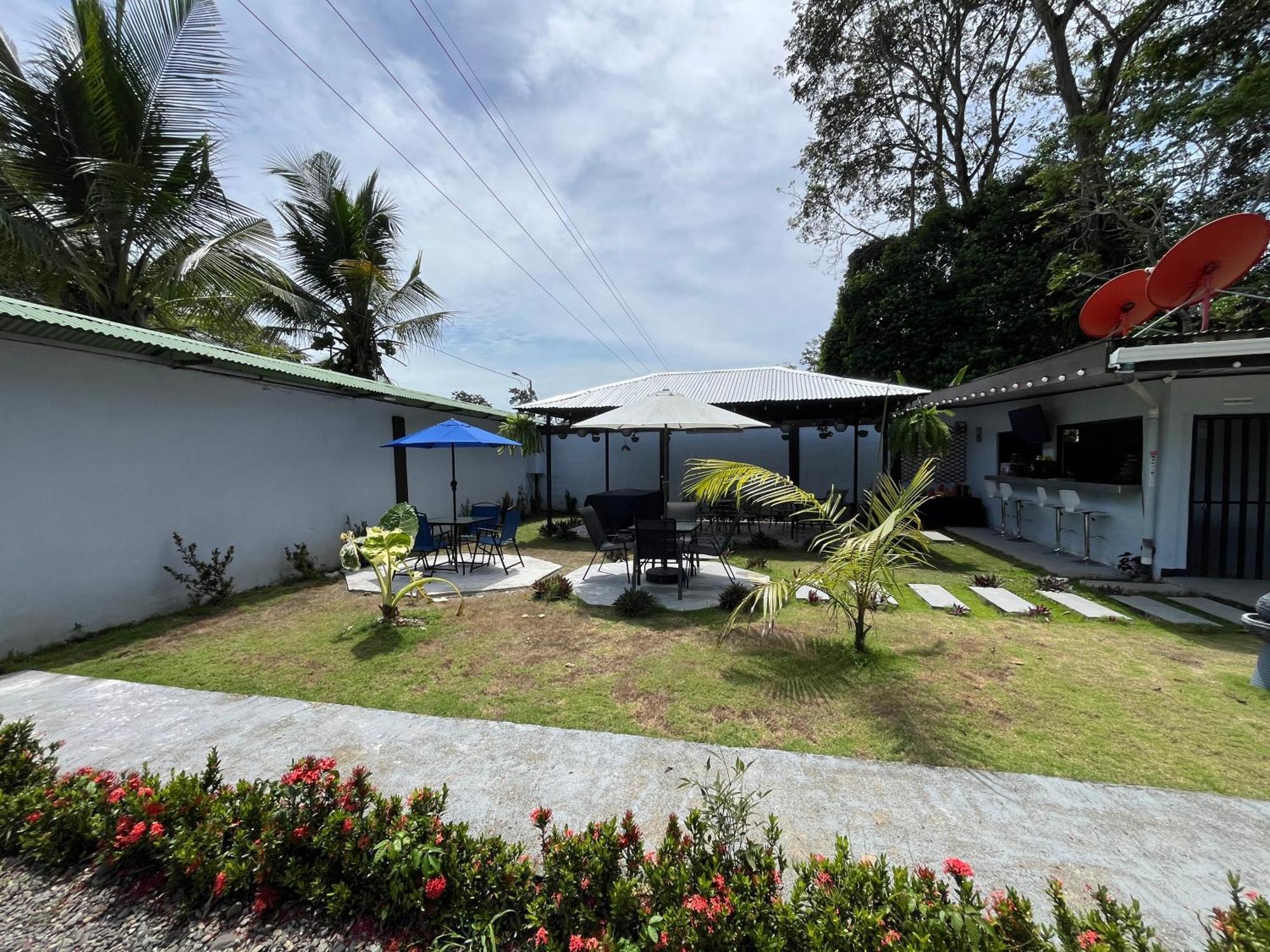 Hotel Azul Coral Cahuita Exterior foto